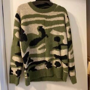 Camo Green Tan Sweater NWOT Medium